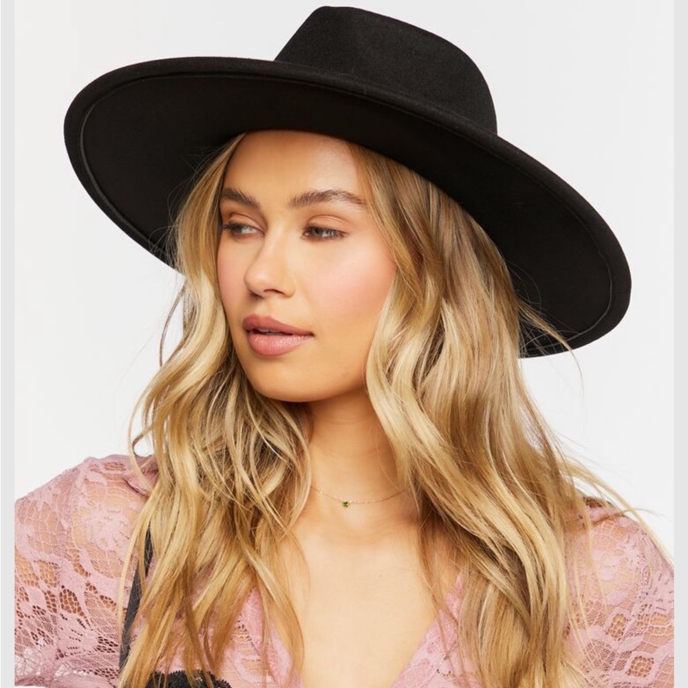Pinched Chain-Trim Fedora - Picture 2 of 7